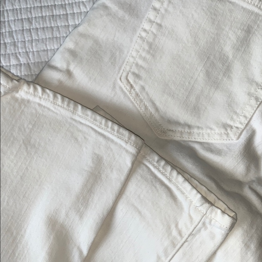 Gap jeans in off white. Size 29 long.